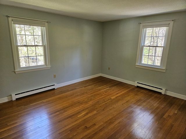 135 Walker Pond Rd, Sturbridge, MA 01566
