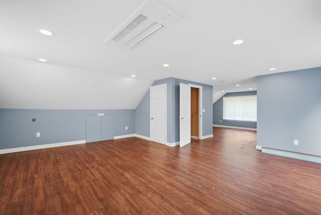 31 Brook St, East Longmeadow, MA 01028