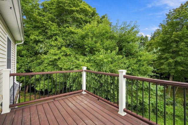 31 Brook St, East Longmeadow, MA 01028