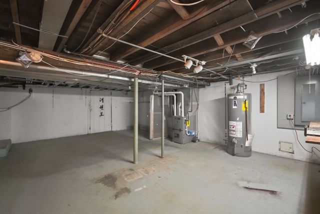 31 Brook St, East Longmeadow, MA 01028