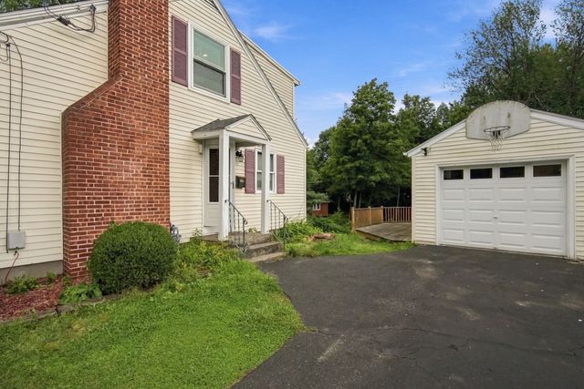 31 Brook St, East Longmeadow, MA 01028