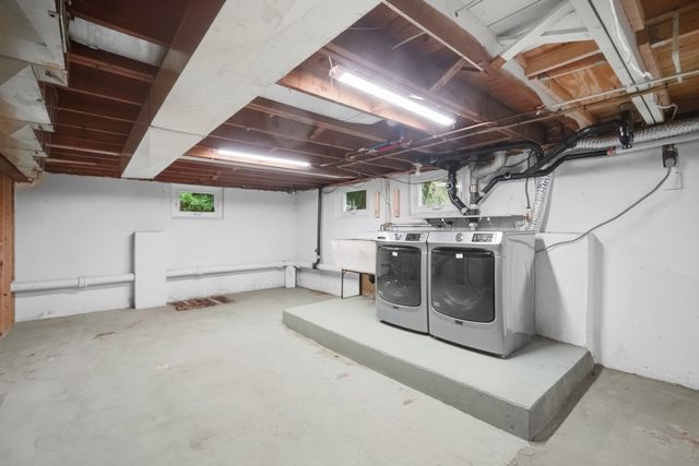 31 Brook St, East Longmeadow, MA 01028