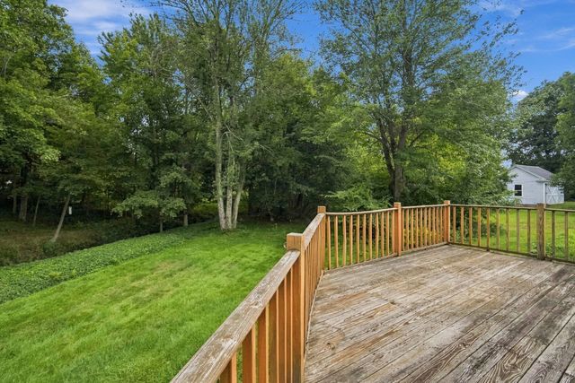 31 Brook St, East Longmeadow, MA 01028