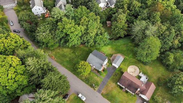 31 Brook St, East Longmeadow, MA 01028