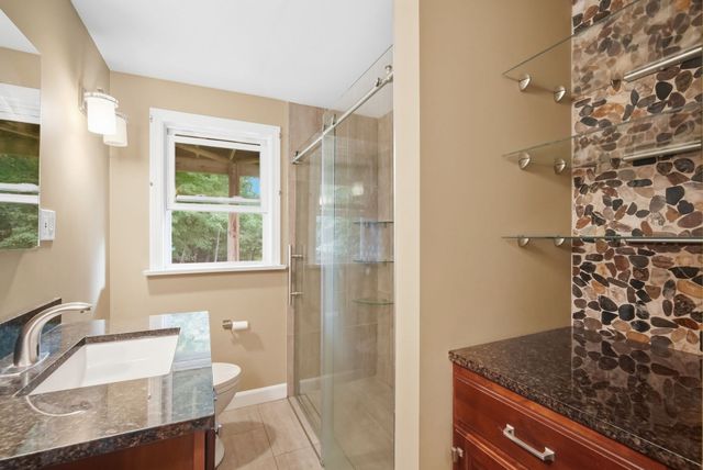 31 Brook St, East Longmeadow, MA 01028