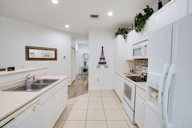 1824 Sandhill Crane B1 Drive 1, Fort Pierce, FL 34982