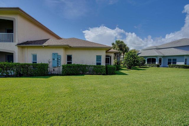 1824 Sandhill Crane B1 Drive 1, Fort Pierce, FL 34982