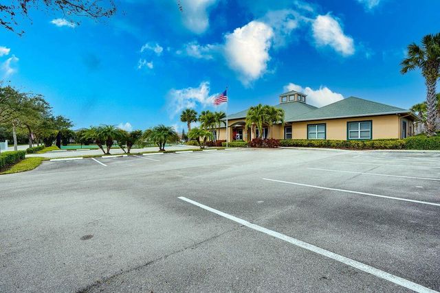 1824 Sandhill Crane B1 Drive 1, Fort Pierce, FL 34982