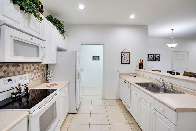 1824 Sandhill Crane B1 Drive 1, Fort Pierce, FL 34982