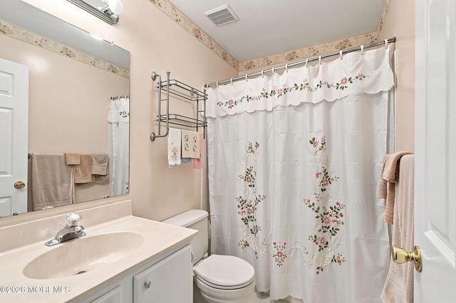 25 Wyeth Drive 11, Freehold, NJ 07728