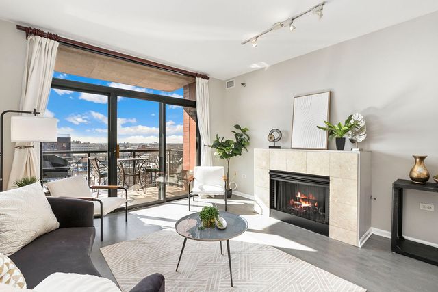 3232 N Halsted Street D810, Chicago, IL 60657