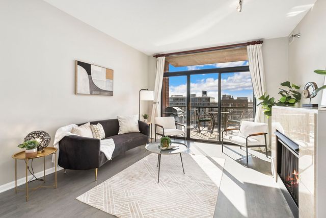 3232 N Halsted Street D810, Chicago, IL 60657