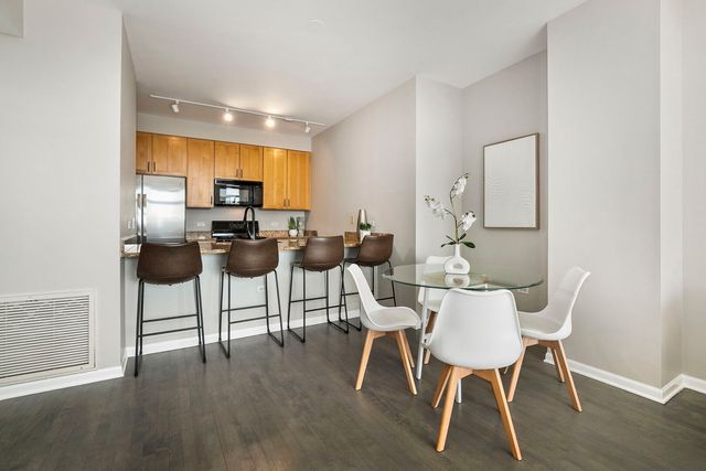 3232 N Halsted Street D810, Chicago, IL 60657