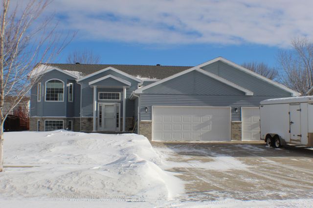 3548 Buchanan Street S, Fargo, ND 58104