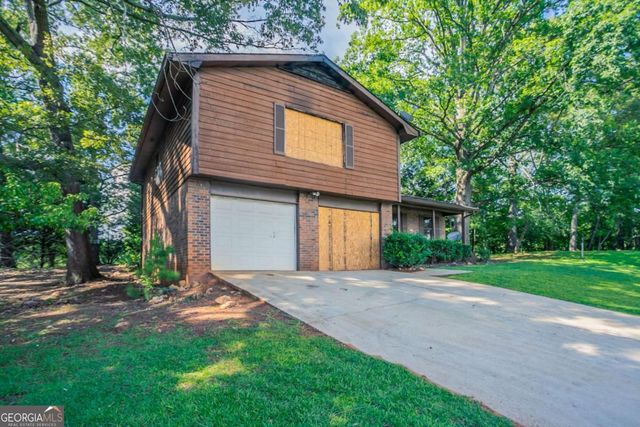 3600 River Hills Court, Ellenwood, GA 30294