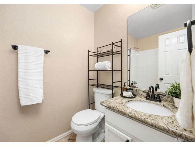 1246 S Zeno Cir B, Aurora, CO 80017