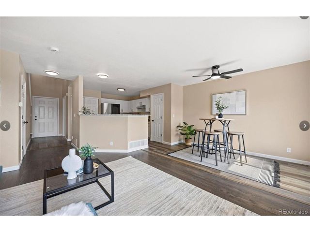 1246 S Zeno Cir B, Aurora, CO 80017