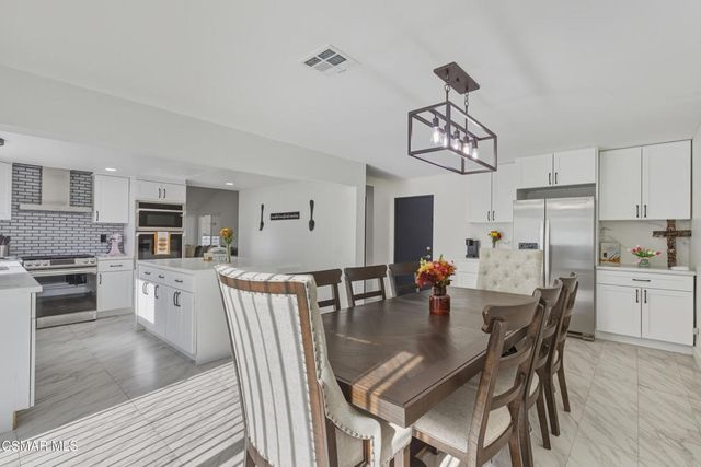 20448 Calhaven Drive, Saugus, CA 91390