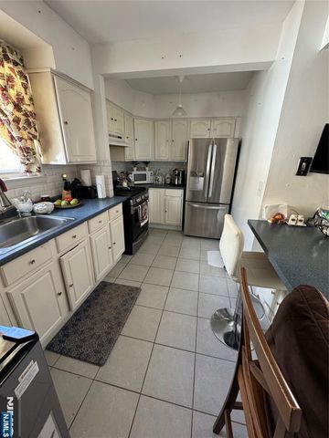 492 Westminster Place, Lodi, NJ 07644