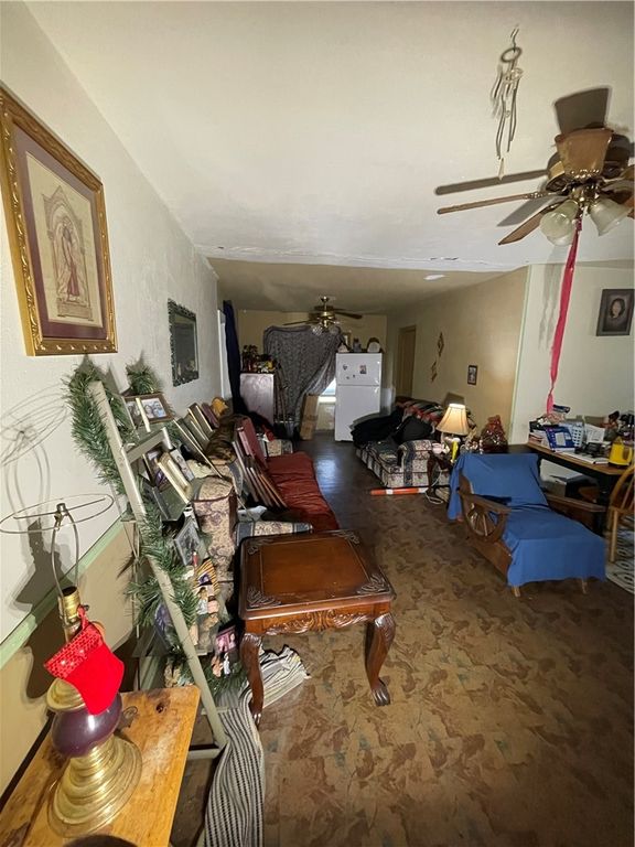 249 N 10th St, Aransas Pass, TX 78336 — photo 2