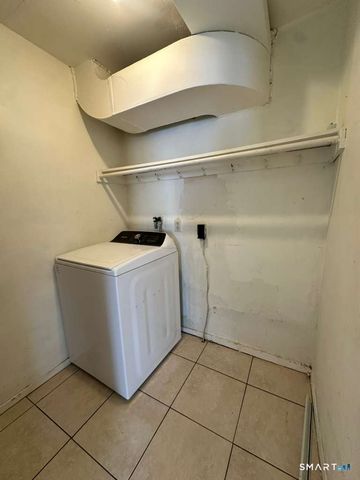 184 Pearl Harbor Street 2, Bridgeport, CT 06610