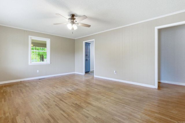 1213 N Shady Ln, Bauxite, AR 72015