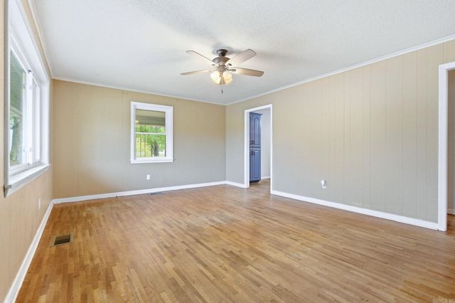 1213 N Shady Ln, Bauxite, AR 72015