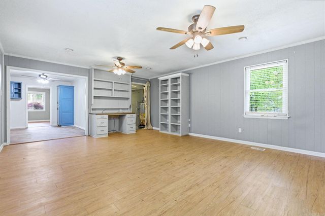 1213 N Shady Ln, Bauxite, AR 72015