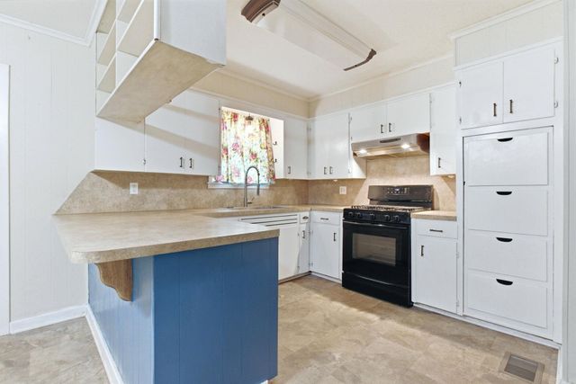 1213 N Shady Ln, Bauxite, AR 72015