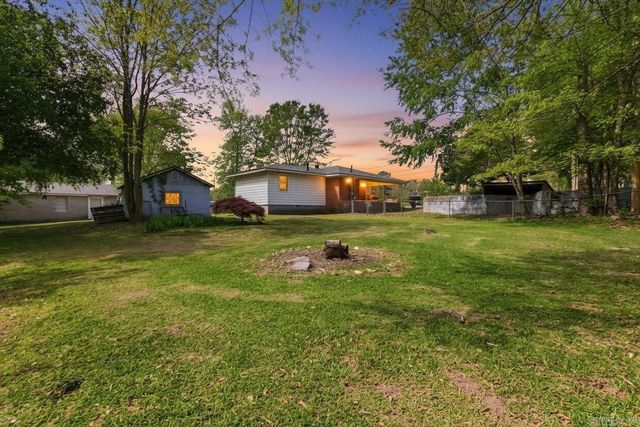 1213 N Shady Ln, Bauxite, AR 72015