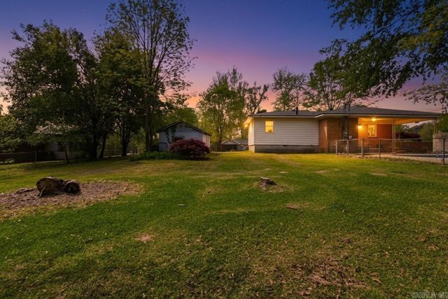 1213 N Shady Ln, Bauxite, AR 72015