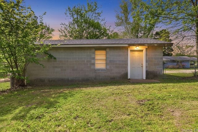 1213 N Shady Ln, Bauxite, AR 72015