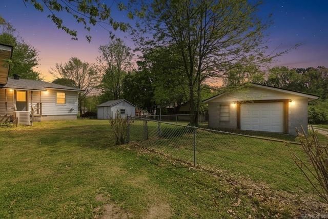 1213 N Shady Ln, Bauxite, AR 72015