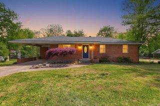 1213 N Shady Ln, Bauxite, AR 72015