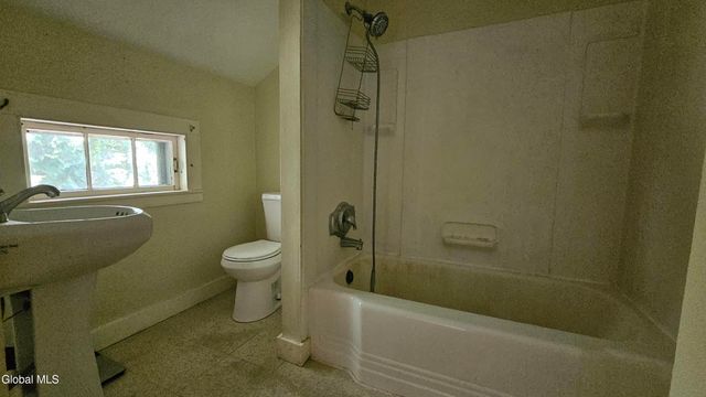 1129 New York 295, Chatham, NY 12060