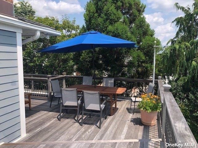 14 Kensington Street, Lido Beach, NY 11561