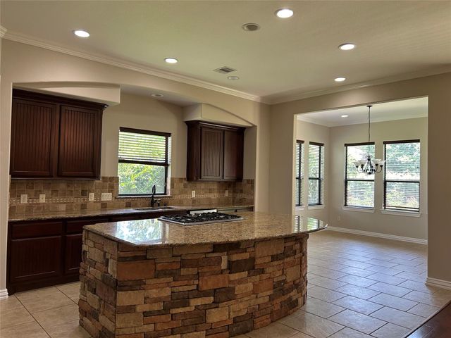 101 E Silverwood Ranch Estate, Shenandoah, TX 77384