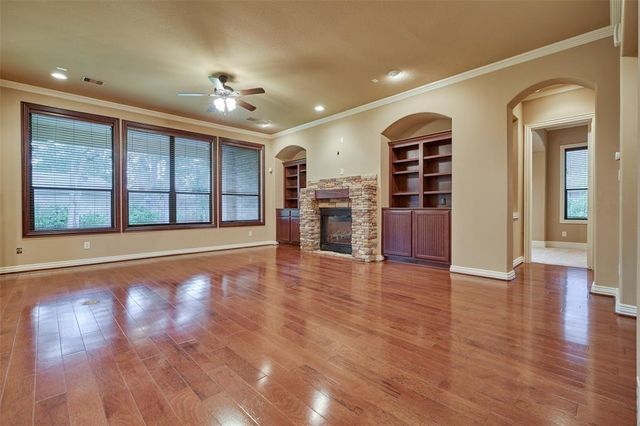 101 E Silverwood Ranch Estate, Shenandoah, TX 77384