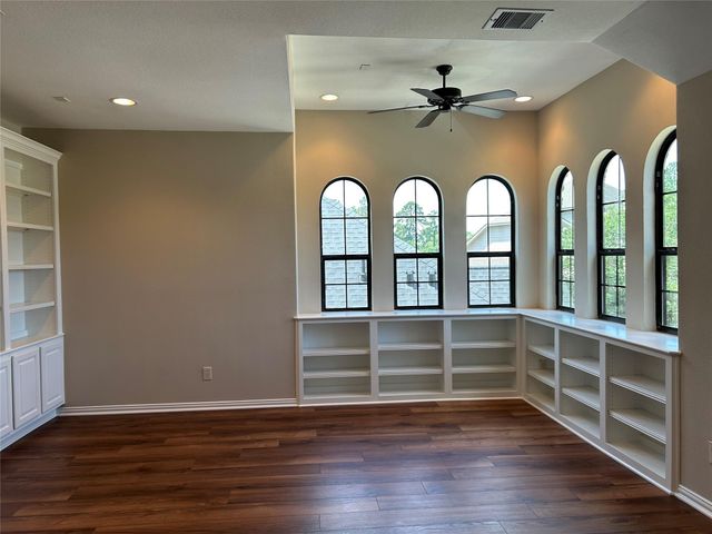 101 E Silverwood Ranch Estate, Shenandoah, TX 77384