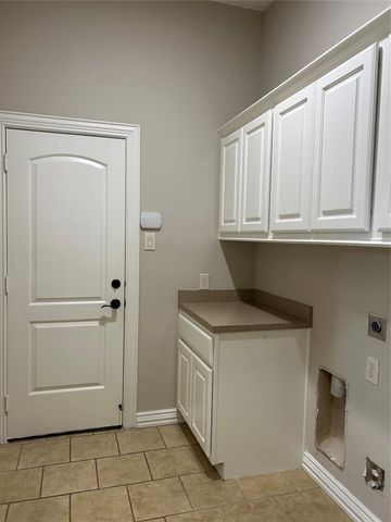 101 E Silverwood Ranch Estate, Shenandoah, TX 77384