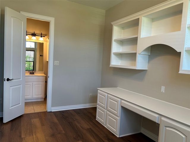 101 E Silverwood Ranch Estate, Shenandoah, TX 77384