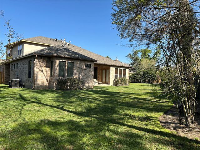 101 E Silverwood Ranch Estate, Shenandoah, TX 77384