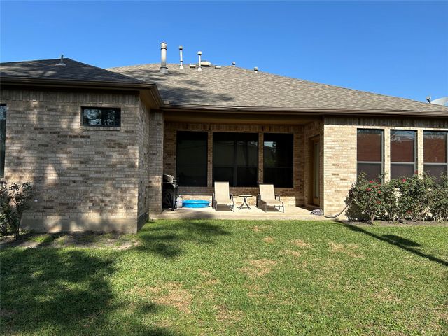 101 E Silverwood Ranch Estate, Shenandoah, TX 77384