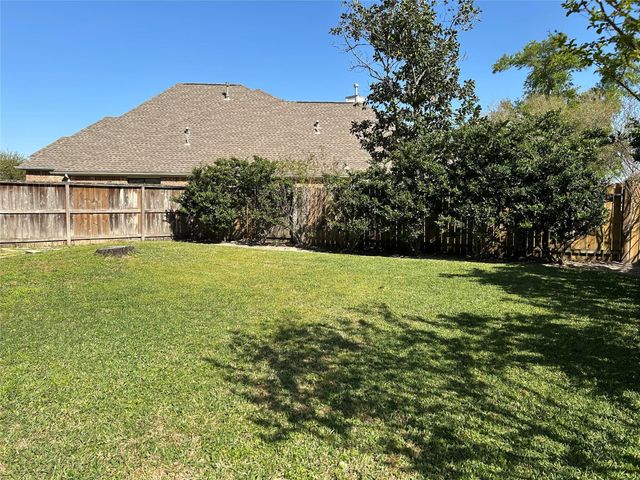 101 E Silverwood Ranch Estate, Shenandoah, TX 77384
