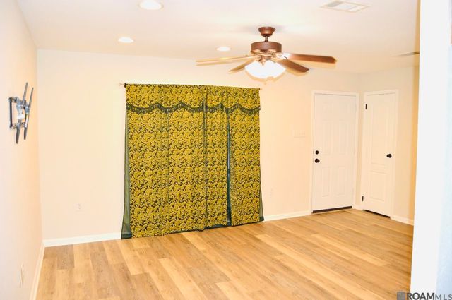 11674 Baylor Dr, Baton Rouge, LA 70816