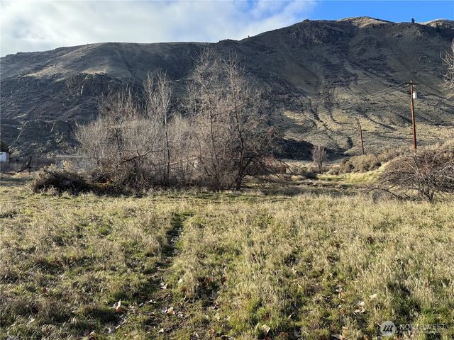 9901 US Hwy 97A, Wenatchee, WA 98801