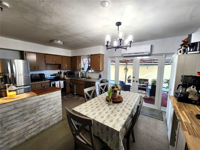 6721 Garfield St, Hollywood, FL 33024