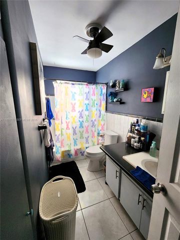 6721 Garfield St, Hollywood, FL 33024