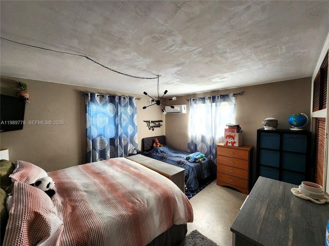 6721 Garfield St, Hollywood, FL 33024