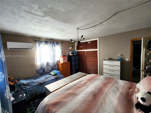 6721 Garfield St, Hollywood, FL 33024